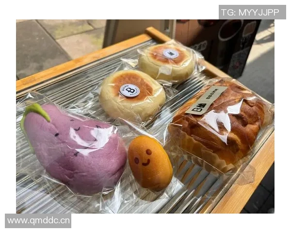 蛋糕面包的魅力探秘:从制作工艺到口感享受的全方位解析 蛋糕面包的魅力探秘:从制作工艺到口感享受的全方位解析